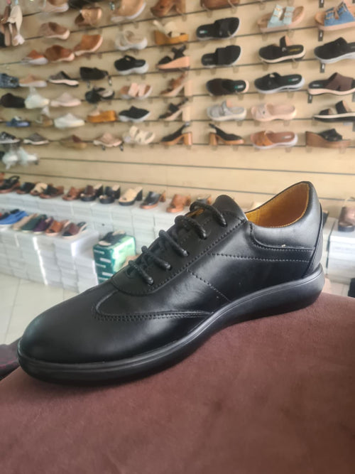Ahram Classic Leather Lace-Up — Black