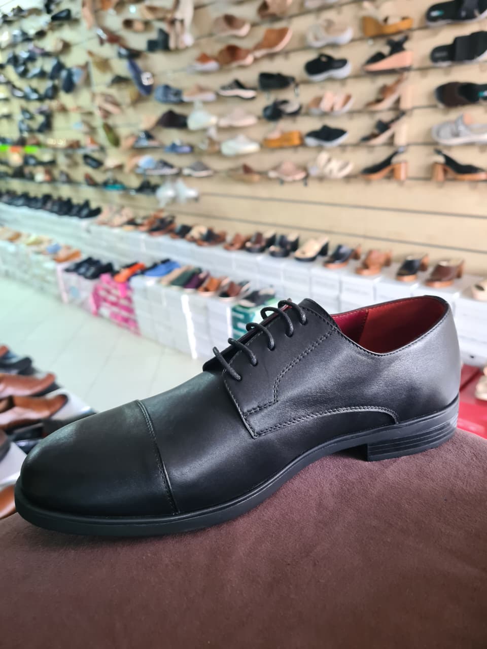 Men’s Classic Black Cap-Toe Dress Shoes