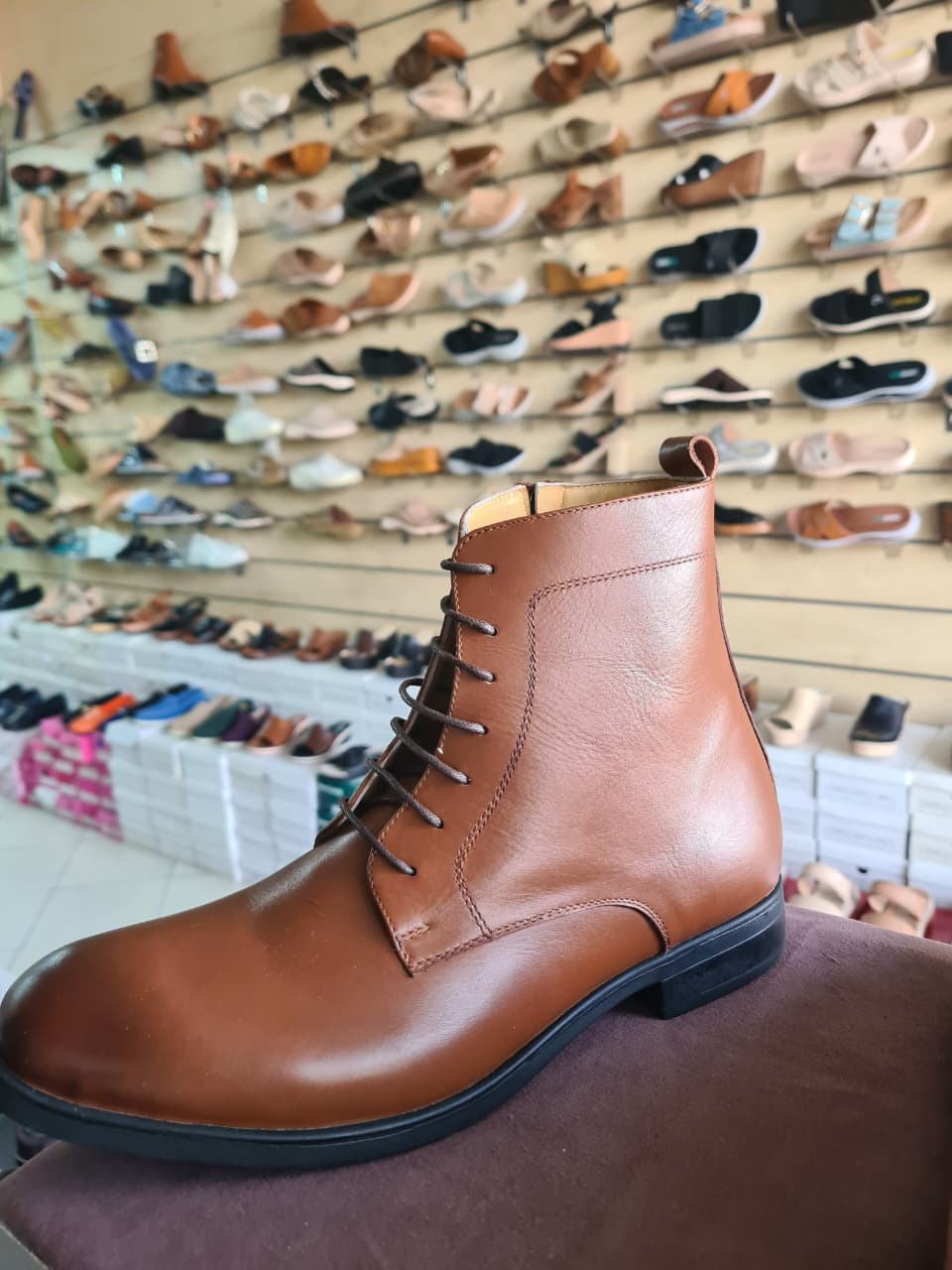 Classic Leather Lace-Up Ankle Boot – Tan Brown