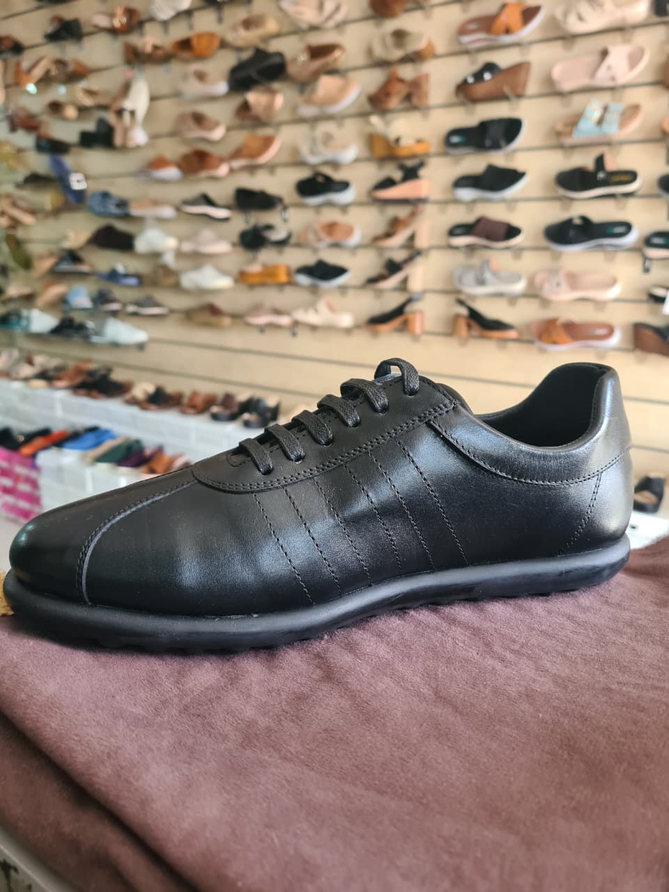Men's Leather Stitch-Detail Casual Walkers