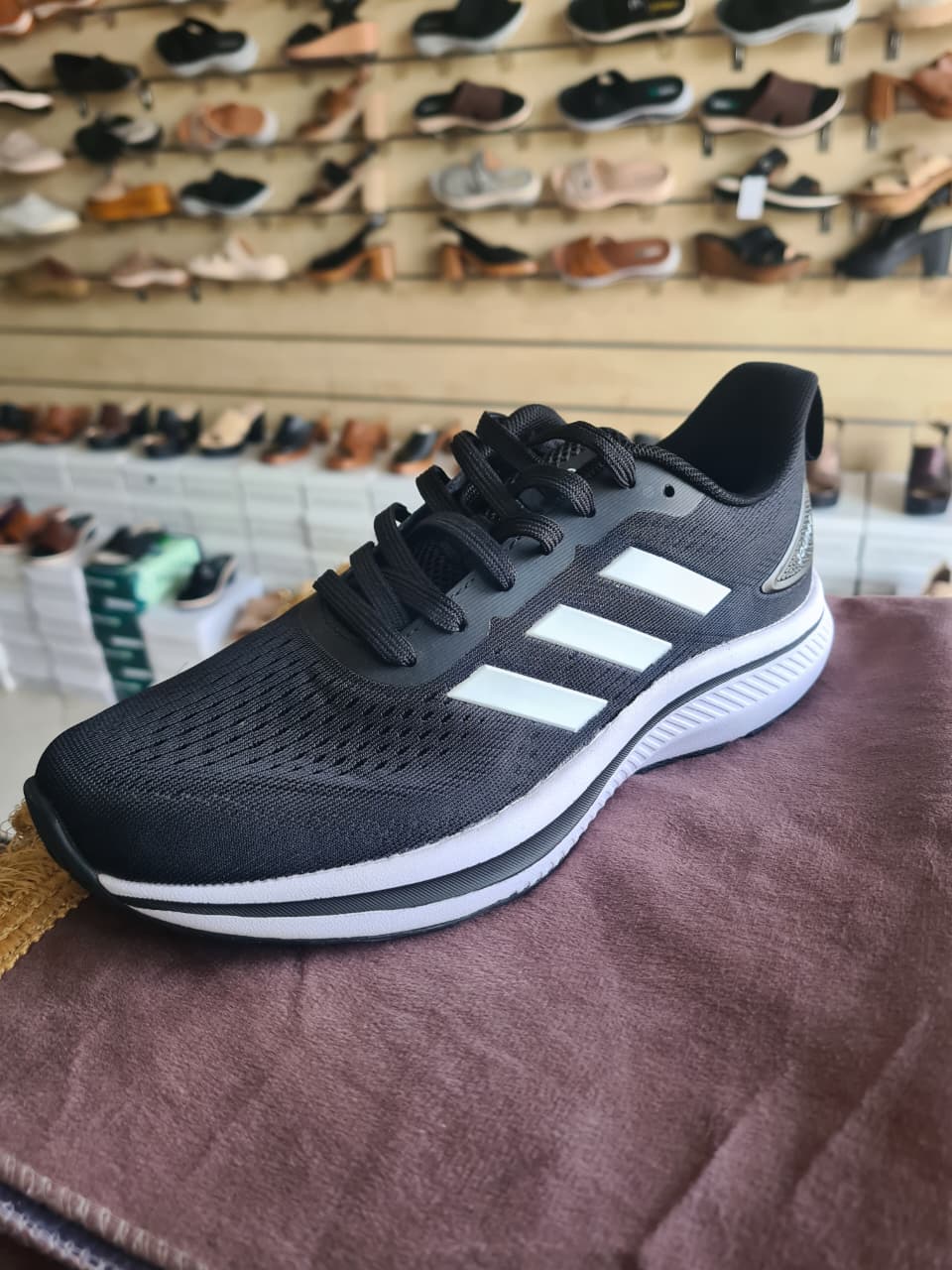 Lightweight Engineered Mesh Performance Running Sneakers