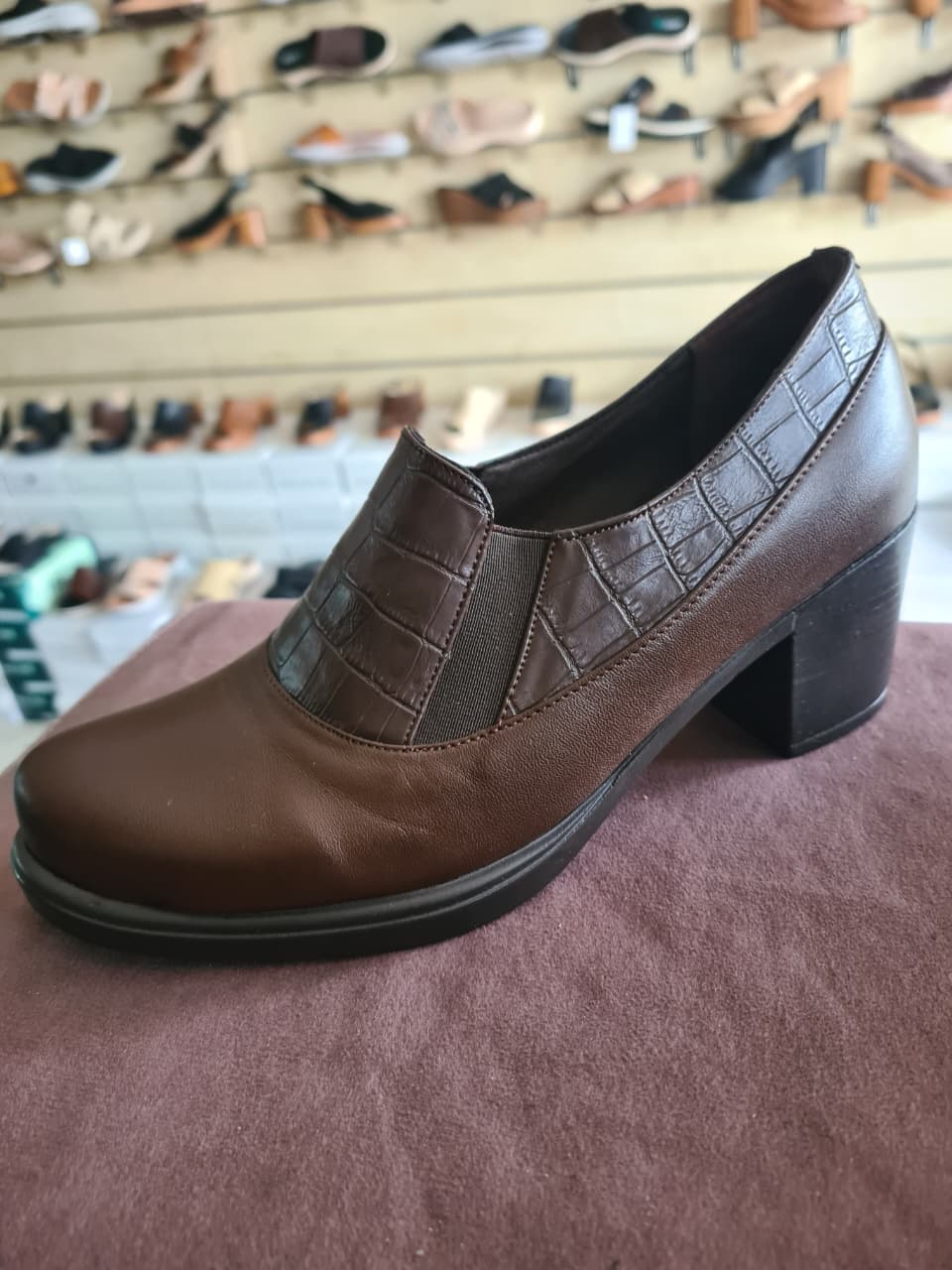 Women's Croc-Embossed Block Heel Pumps