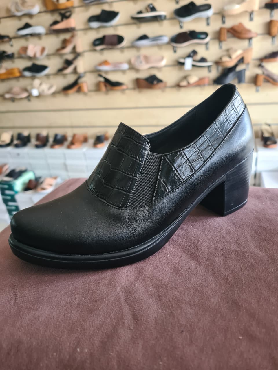 Women's Croc-Embossed Block Heel Pumps